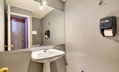 Excelente local con insuperable ubicación 88 UF x m2