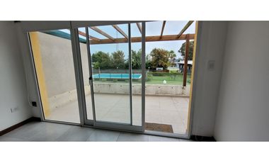 Venta Departamento 3 AMB, con Pileta.- Pasaje Las Palmas