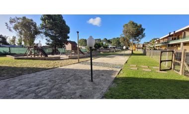 Venta Departamento 3 AMB, con Pileta.- Pasaje Las Palmas