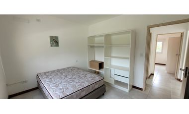 Venta Departamento 3 AMB, con Pileta.- Pasaje Las Palmas