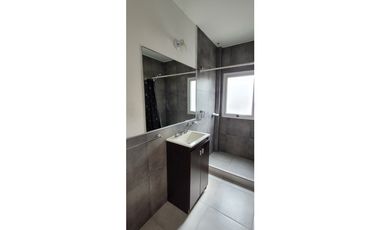 Venta Departamento 3 AMB, con Pileta.- Pasaje Las Palmas