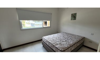 Venta Departamento 3 AMB, con Pileta.- Pasaje Las Palmas