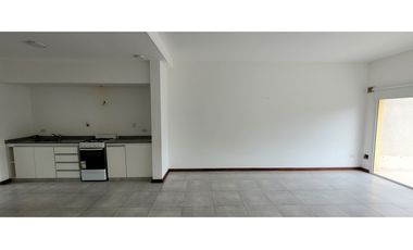 Venta Departamento 3 AMB, con Pileta.- Pasaje Las Palmas