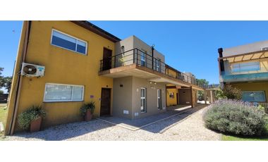 Venta Departamento 3 AMB, con Pileta.- Pasaje Las Palmas