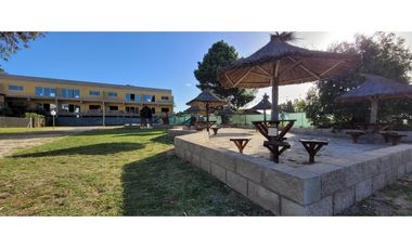 Venta Departamento 3 AMB, con Pileta.- Pasaje Las Palmas