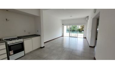 Venta Departamento 3 AMB, con Pileta.- Pasaje Las Palmas