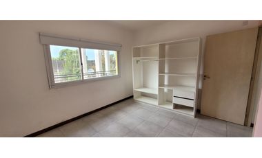 Venta Departamento 3 AMB, con Pileta.- Pasaje Las Palmas