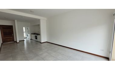 Venta Departamento 3 AMB, con Pileta.- Pasaje Las Palmas