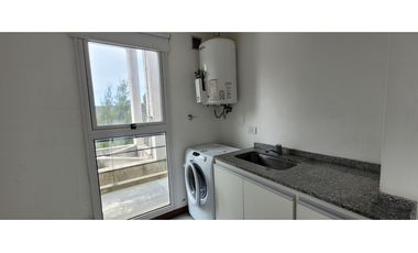 Venta Departamento 3 AMB, con Pileta.- Pasaje Las Palmas