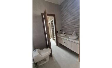 VENDO CASA POR ESTRENAR EN ISLA CELESTE