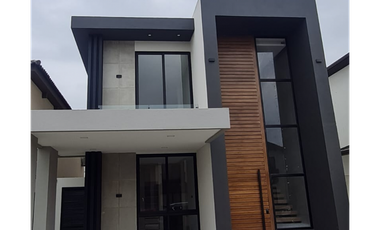 VENDO CASA POR ESTRENAR EN ISLA CELESTE