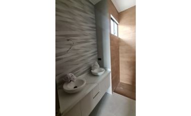 VENDO CASA POR ESTRENAR EN ISLA CELESTE