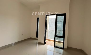 DISEWAKAN Rumah BRAND NEW 2 Lantai LT 42 Lokasi Fantastis Cempaka Putih Tengah Jarang ada