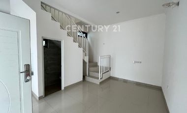 DISEWAKAN Rumah BRAND NEW 2 Lantai LT 42 Lokasi Fantastis Cempaka Putih Tengah Jarang ada