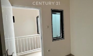 DISEWAKAN Rumah BRAND NEW 2 Lantai LT 42 Lokasi Fantastis Cempaka Putih Tengah Jarang ada