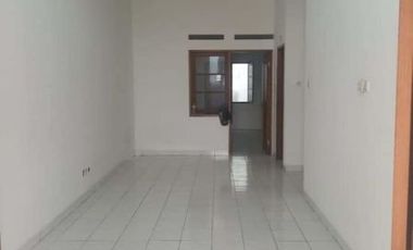 Rumah Strategis Dekat Alun-Alun Cimahi
