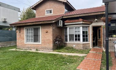 Venta - Casa sin expensas en barrio Los Mirasoles, Km 50 Pilar - Bayugar Negocios Inmobiliarios