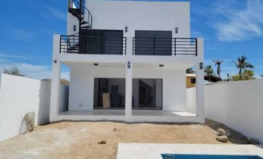Nueva Casa Personalizada ubicada en el Bluff de Costa Azul