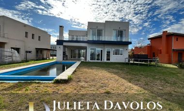 Casa en Venta 6 ambientes Barrio El Canton Norte a la laguna
