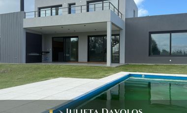 Casa en Venta 6 ambientes Barrio El Canton Norte a la laguna