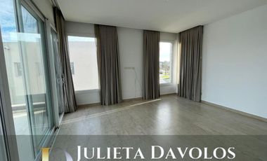 Casa en Venta 6 ambientes Barrio El Canton Norte a la laguna