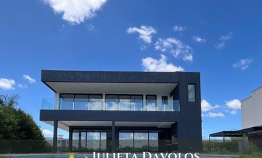Casa en Venta 6 ambientes Barrio El Canton Norte a la laguna