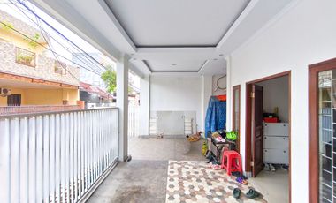 Rumah 2 Lt Siap Huni 15 Mnt ke Matahari Daan Mogot Siap KPR J-40620