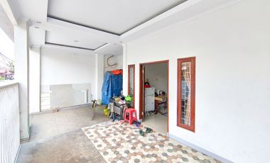 Rumah 2 Lt Siap Huni 15 Mnt ke Matahari Daan Mogot Siap KPR J-40620