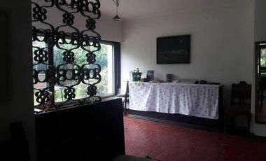 CHALET 4 AMBIENTES EN PINOS DE ANCHORENA