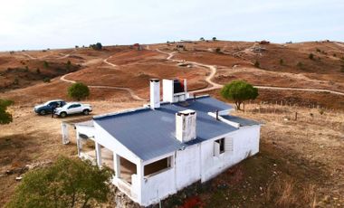 Fracción de campo 9100 m2 con Casa de campo en Yacanto de Calamuchita , loteo El Sereno