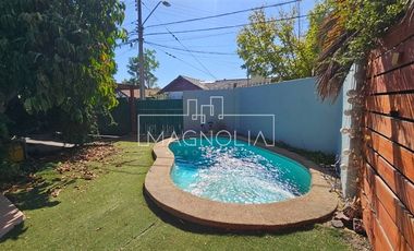 Casa en arriendo de 4 dorm. en Vitacura - Luis Pasteur