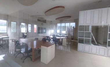 Gedung 3 Lantai dan Gudang di Ciputat Tangerang Selatan