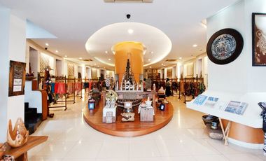 Gedung 3 Lantai dan Gudang di Ciputat Tangerang Selatan