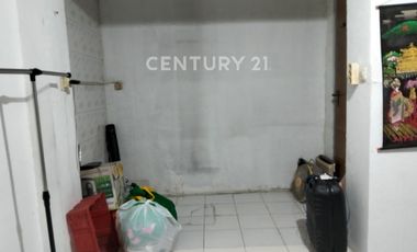 Rumah Mungil Bebas Banjir Dekat Pusat Niaga