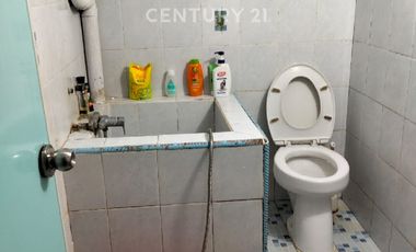 Rumah Mungil Bebas Banjir Dekat Pusat Niaga