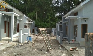 RUMAH DI SLEMAN MULAI DI HARGA 400JTAN AJA !!! YUKK BOOKING SEKARANG !!