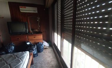 EXCELENTE CASA EN LOTE PROPIO CON 2 HABITACIONES, UN ESCRITORIO, 2 BAÑOS