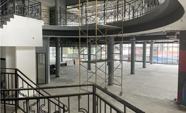 Alquilo local comercial en la AV.Ramon Arias, El carmen