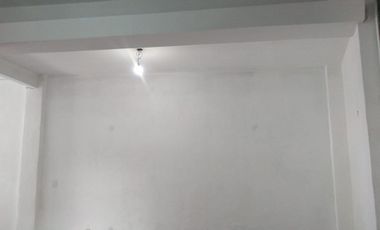 SE ALQUILAN 2 LOCALES INTERCOMUNICADOS SOBRE IMPORTANTE AVENIDA DE MORÓN