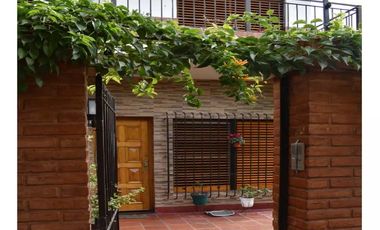 Chalet en venta en Villa Udaondo