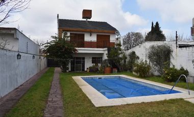Chalet en venta en Villa Udaondo