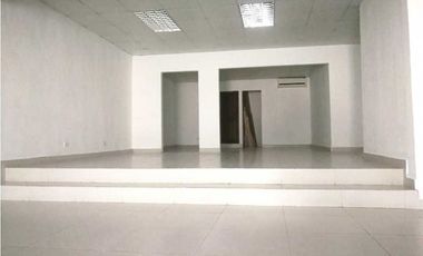 Se Alquila Local en Betania sobre via principal.108mt2