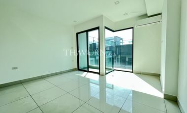 Condo for sale studio 28 m² in Siam Oriental Plaza, Pattaya