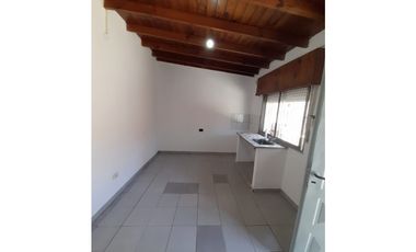 CASA EN PH EN ALQUILER A 250 METROS ACCESO OESTE. (UDAONDO)