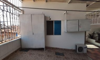 casa en venta en niza. Cod V27135