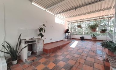 casa en venta en niza. Cod V27135