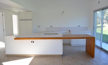 Casa en venta en Las Praderas de Lujan