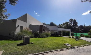 Casa en venta en Las Praderas de Lujan