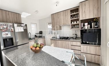 CASA A UN INCREIBLE PRECIO EN CONDOMINIO AYRES DE CHICUREO