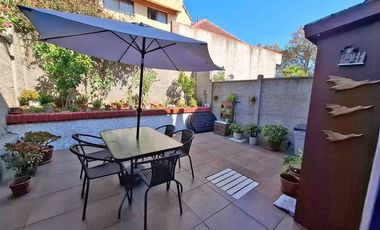 Casa, solida, 4 dormitorios 3 baños, mansarda, patio, estac.